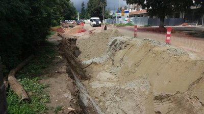 До уваги водіїв: у місті  Пустомити обмежено рух транспорту у зв’язку з ремонтом автодороги