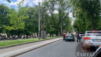 У центрі Львова через ДТП ускладнився рух транспорту (ФОТО)