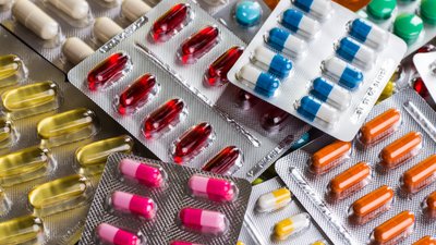 Рада хоче заборонити продаж лікарських засобів дітям