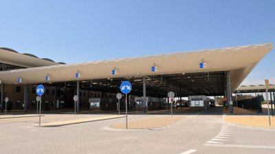 Всі пункти пропуску Західного кордону спорожніли
