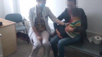 У Львові молодик скоїв зухвалий напад на жінку з немовлям