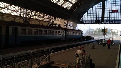У Львові загорілась електричка (ФОТО)