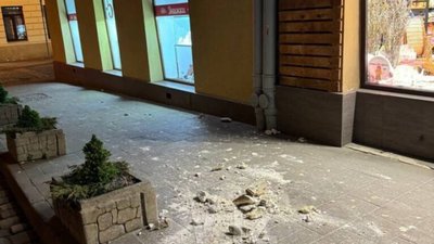 У Львові знову обвалився фасад будинку