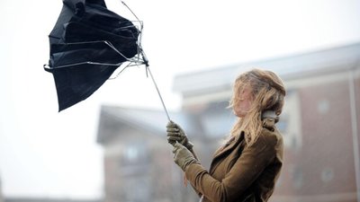 На завтра синоптики прогнозують значні пориви вітру у Львові