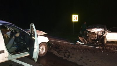 На Львівщині зіткнулись дві автівки: троє людей травмовано (ФОТО)