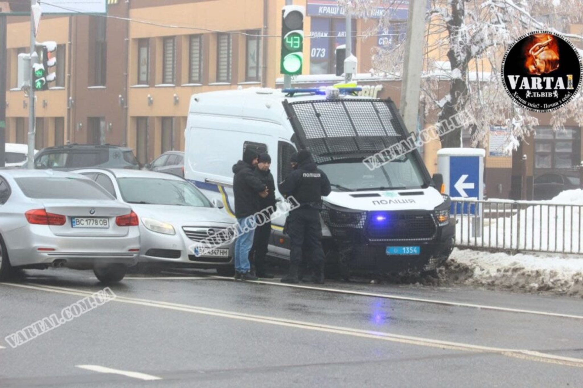 У Львові у ДТП потрапив поліцейський Crafter