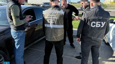На Львівщині зупинили контрабанду автомобілів