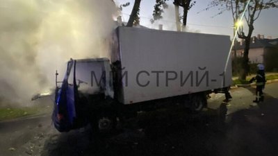 На Львівщині згоріла вантажівка