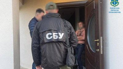 На Львівщині першого заступника сільського голови викрито на одержанні 4 000 доларів США хабаря