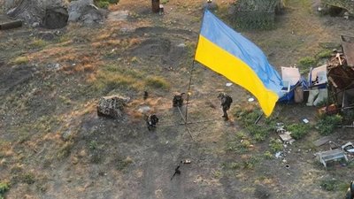 На Зміїному знайшли 30 одиниць знищеної техніки росіян (ФОТО, ВІДЕО)