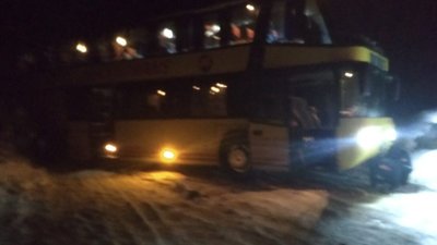 У Старосамбірському районі відбуксирували рейсовий автобус