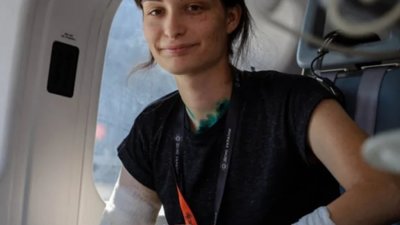 Поранену під час російського удару по Харкову рятувальницю доправили на реабілітацію до Львова