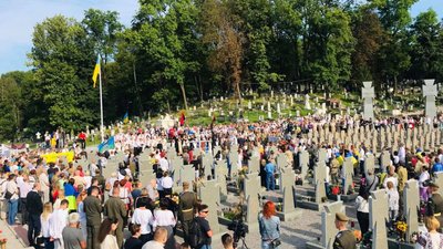 У Львові до кладовищ курсуватиме додатковий транспорт