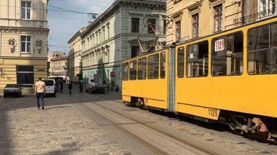 У центрі Львова зупинився рух трамваїв (ФОТО)