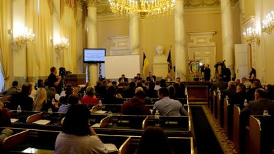 Депутатський корпус Львівської облради хвилиною мовчання вшанував загиблих військовослужбовців