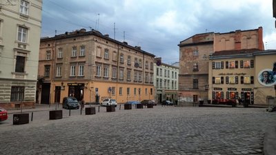 Львів на карантині: городяни діляться у соцмережах світлинами порожніх вулиць міста (ФОТО)