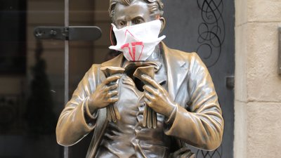 МВС знову ганятиметься за масками на обличчі українців