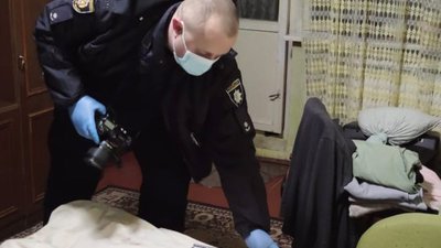 У Львові 90-річний пенсіонер зарубав сокирою невістку: поліцейські затримали (ФОТО)