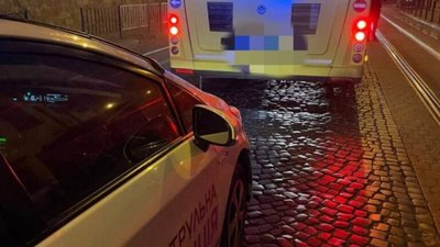 У центрі Львова патрульні покарали 59-річного водія маршрутки