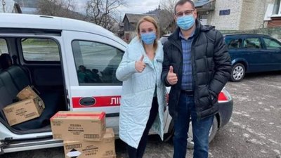 Сколівська та Славська лікарні отримали високоякісний дезінфікуючий гель