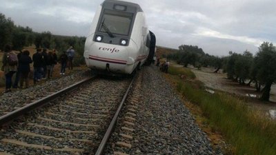 Поїзд «Львів-Ківерці» тимчасово не курсуватиме