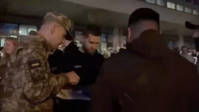 У Києві ТЦК навідався на концерт відомого гурту (ВІДЕО)