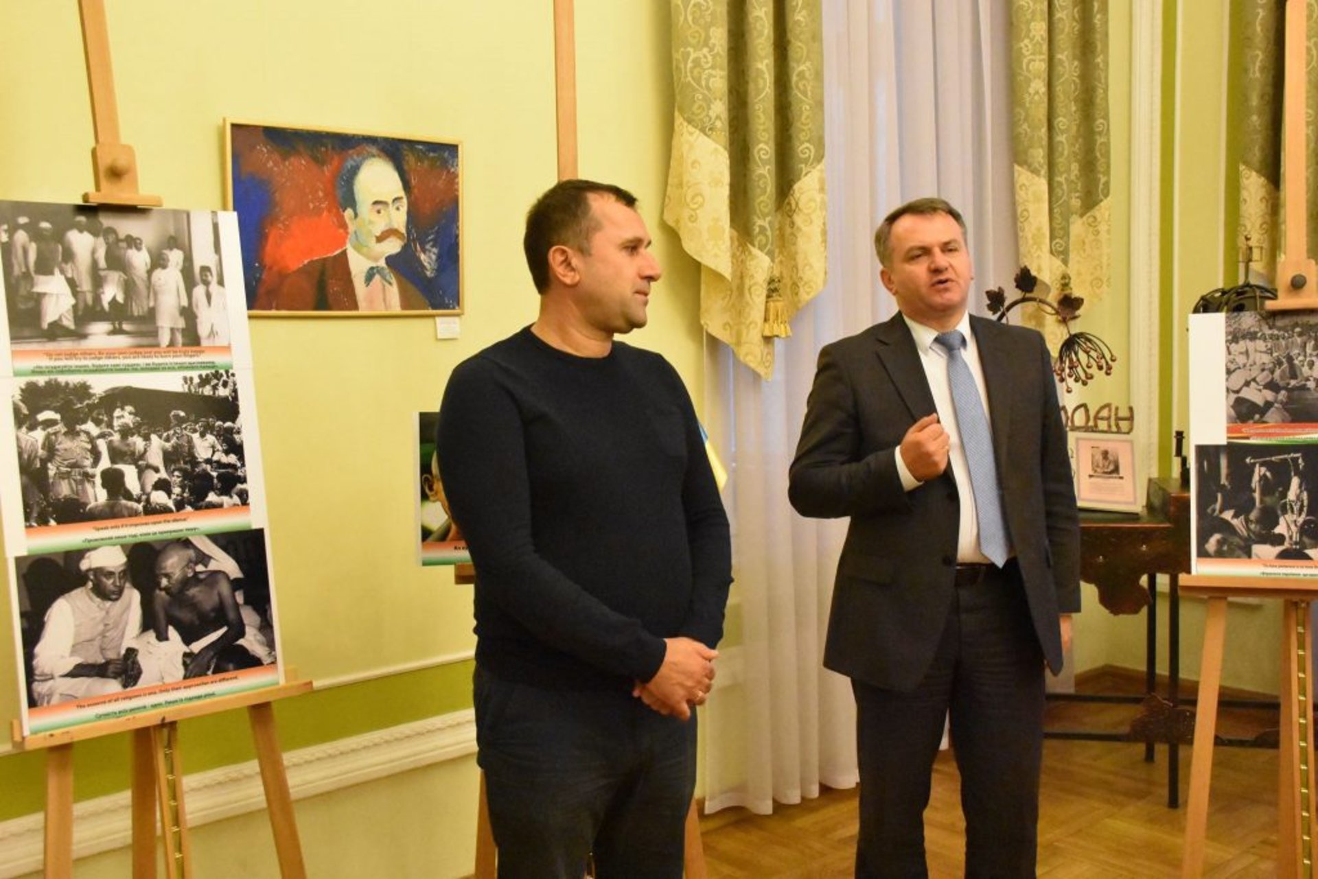 Фотовиставка до дня пам’яті Магатма Ганді, фото : ЛОДА
