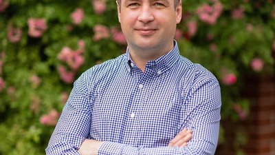 Орест Червоний та ще 12 кандидатів позмагаються за крісло голови Новояворівської ОТГ