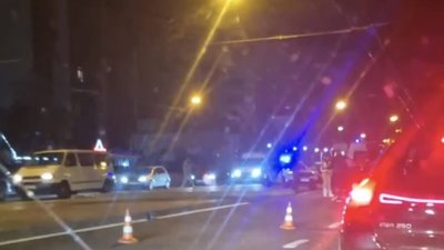 У Львові біля церкви не розминулись автомобілі