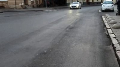 У Львові на улюбленій дорозі Лукашевського утворились глибокі ями