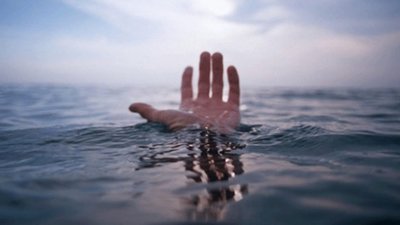 У Дрогобичі рятувальники витягнули з озера потопельника