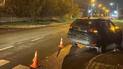 У Львові автомобіль збив жінку
