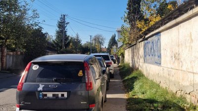 У Львові водії змушують пішоходів менше їсти