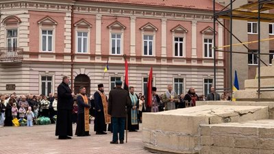 На Львівщині освятили Площу пам'яті Героїв