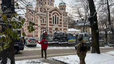 СБУ проводить обушки в церкві УПЦ МП у Львові (ФОТО, ВІДЕО)