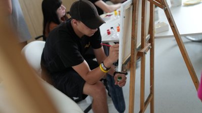 У Львові військові створили картини, які представлять у Лондоні