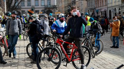 Організатора велопробігу біля львівської Ратуші оштрафували за порушення карантину