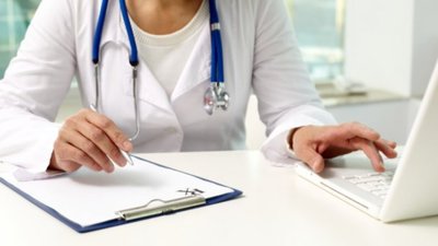 Майже 50 відсотків мешканців Львівщини уклали декларації з лікарями