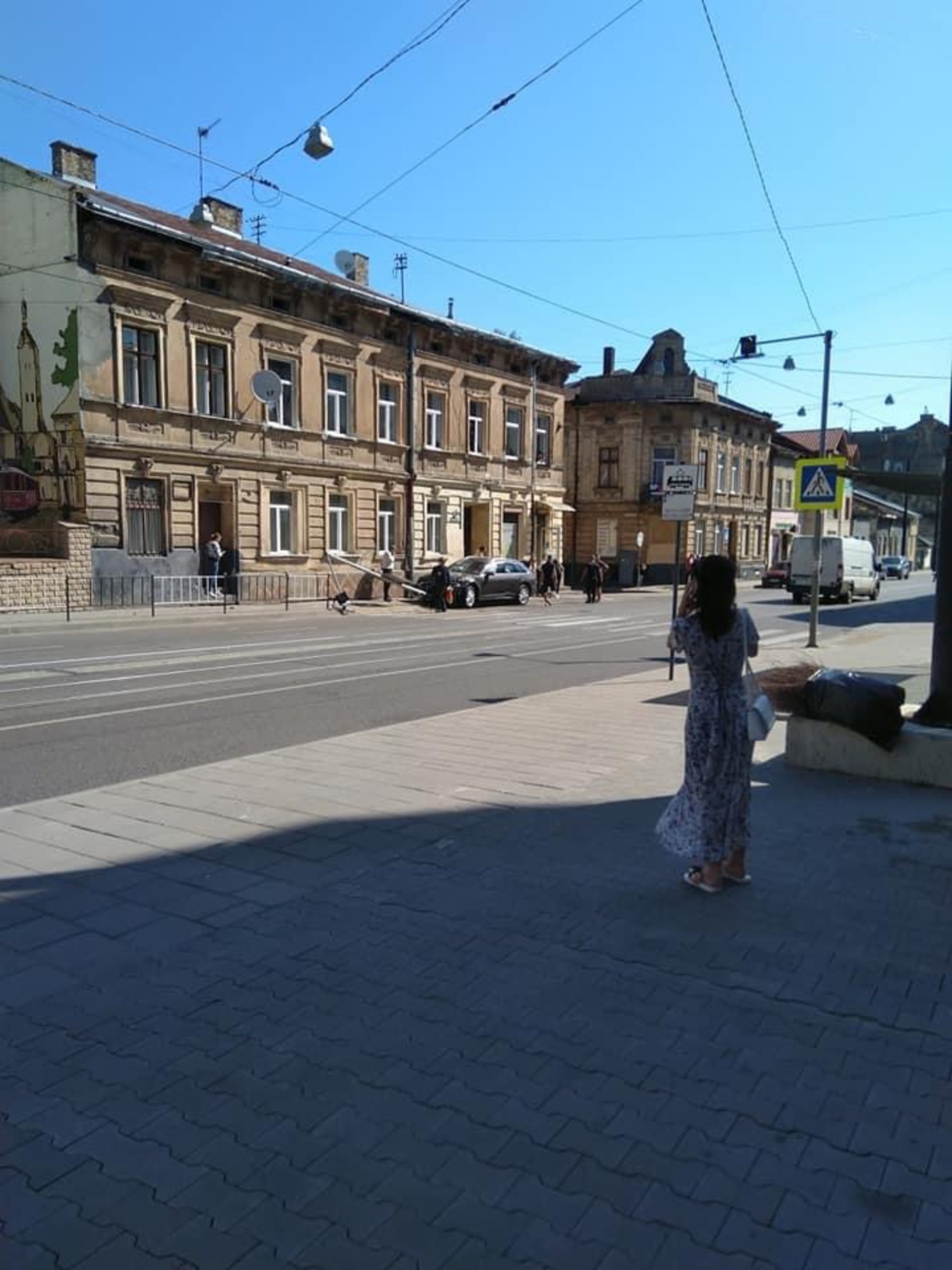 У Львові автомобіль влетів у електроопору. Фото: Максим Тимченко