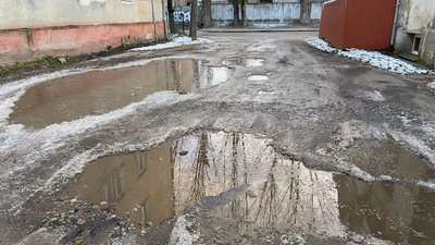 Дороги Садового: у мережі показали реальний стан дорожнього покриття у Львові (ФОТО)