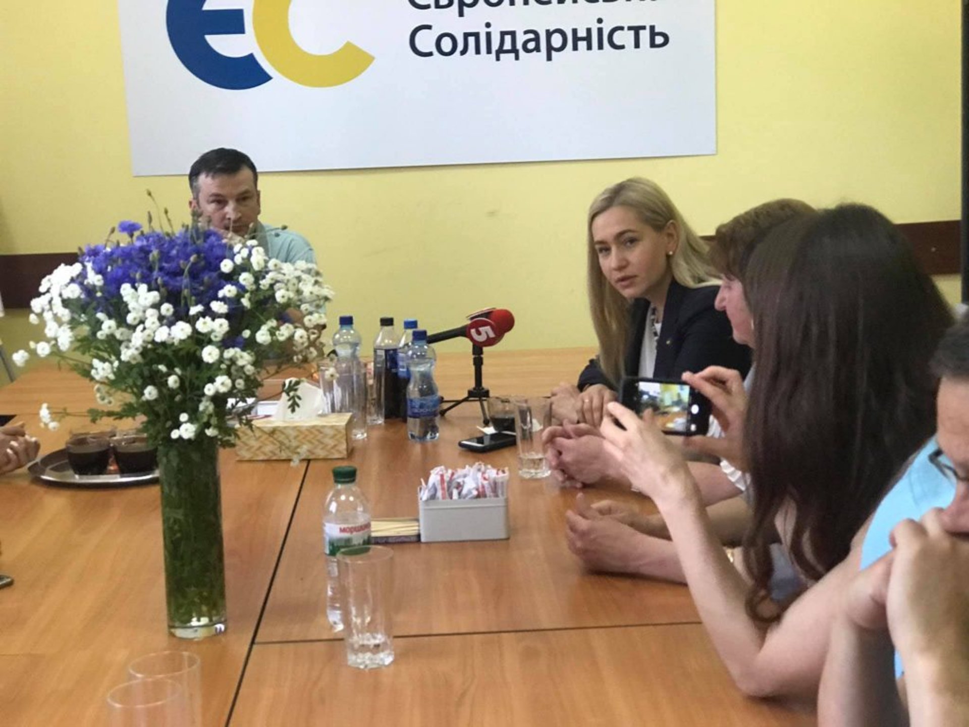 «На каву в ЄС»: Львівський офіс "Європейської Солідарності" запровадив День відкритих дверей