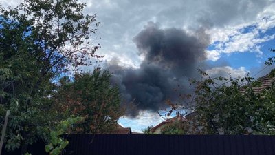 У Мукачево горить СТО (ВІДЕО)