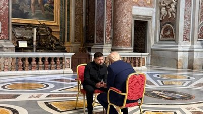 Фото дня: перші кадри зустрічі Трампа та Зеленського у Ватикані
