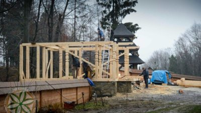 У Шевченківському гаю демонтують каплицю на території Свято-Іванівської лаври