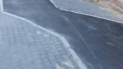 Як у Львові роблять "п'яні" велодоріжки (ФОТОФАКТ)
