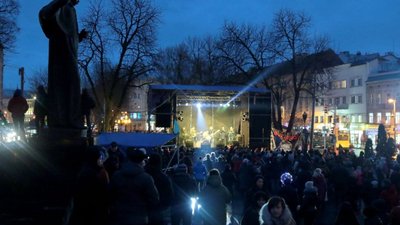 Як у центрі Львова спільно колядували (ВІДЕО)