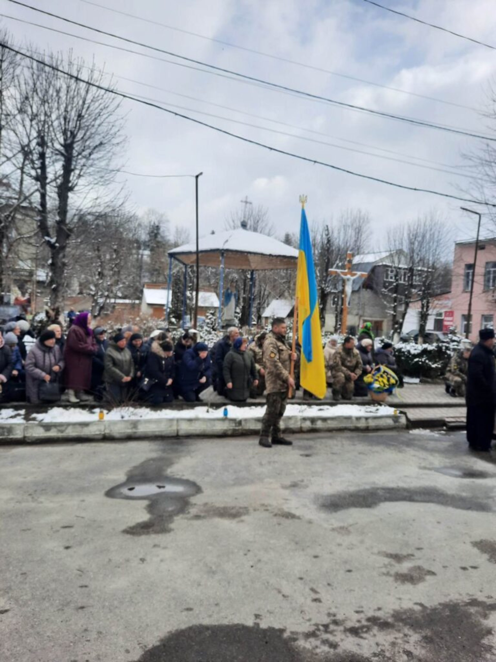 Львівщина на колінах зустріла молодого Героя