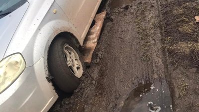 У Куликові дорога перетворилась на болото (ФОТО)