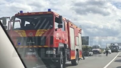 У мережі показали відео з пожежі автомобіля на обʼїзній Львова