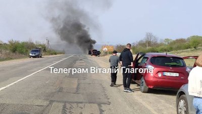 На обʼїзній Ужгорода на ходу загорілось авто